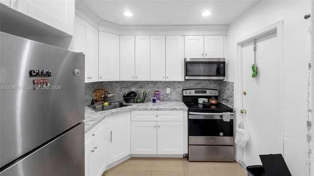 4200 NW 3rd Court 241, Plantation, FL 33317