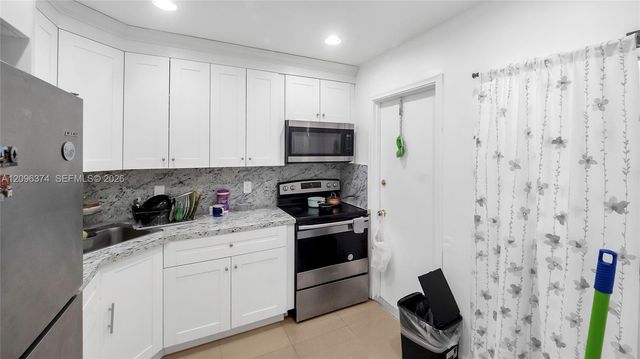 4200 NW 3rd Court 241, Plantation, FL 33317