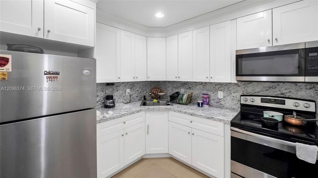 4200 NW 3rd Court 241, Plantation, FL 33317
