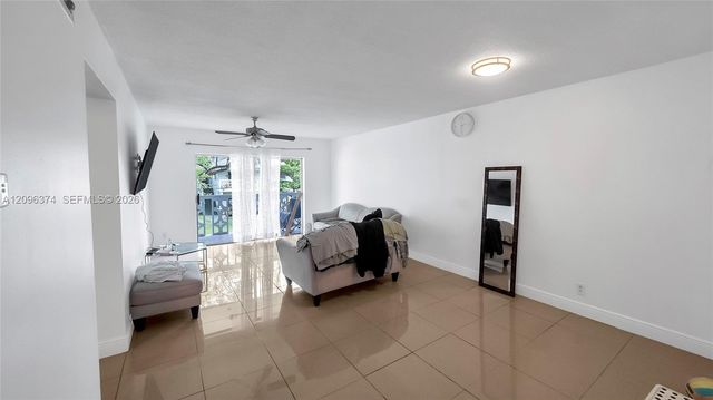 4200 NW 3rd Court 241, Plantation, FL 33317