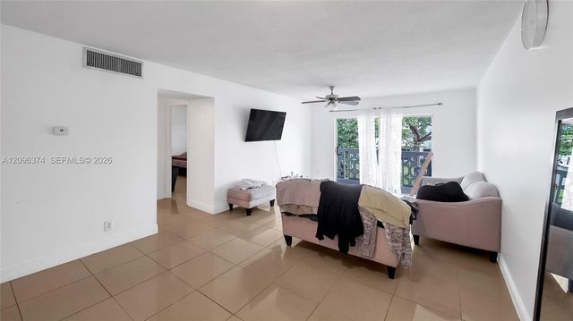 4200 NW 3rd Court 241, Plantation, FL 33317