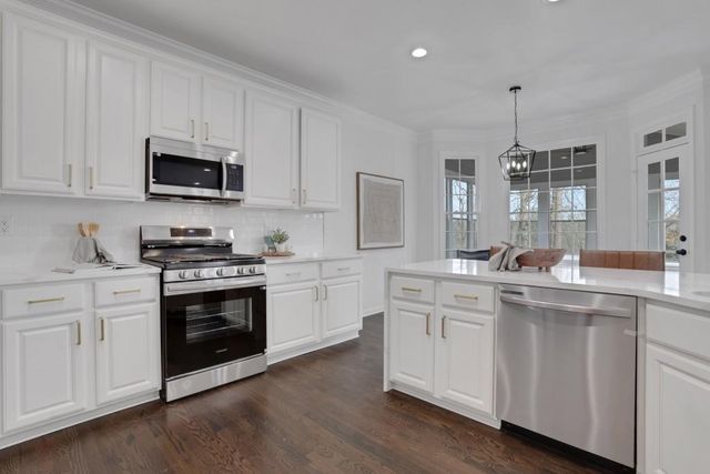 6085 Grand View Way, Suwanee, GA 30024