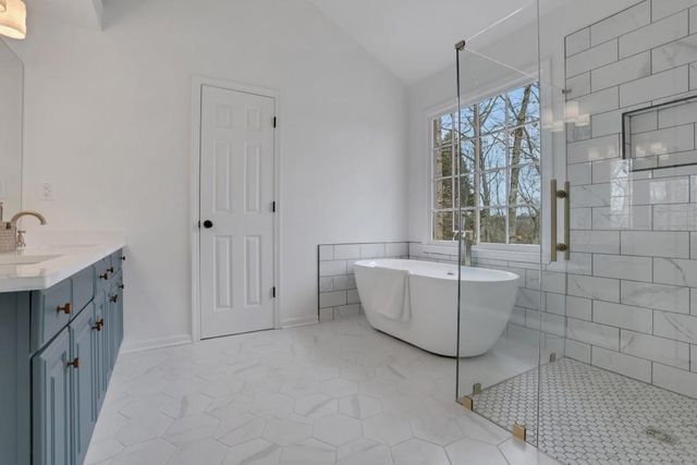 6085 Grand View Way, Suwanee, GA 30024