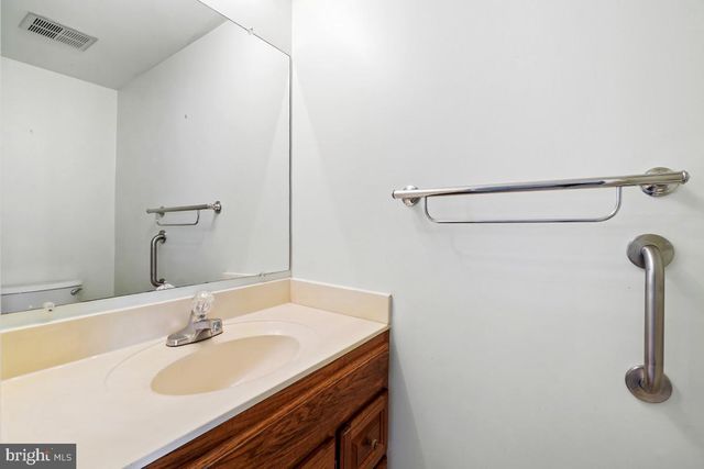2 CHELMSFORD CT, Baltimore, MD 21220