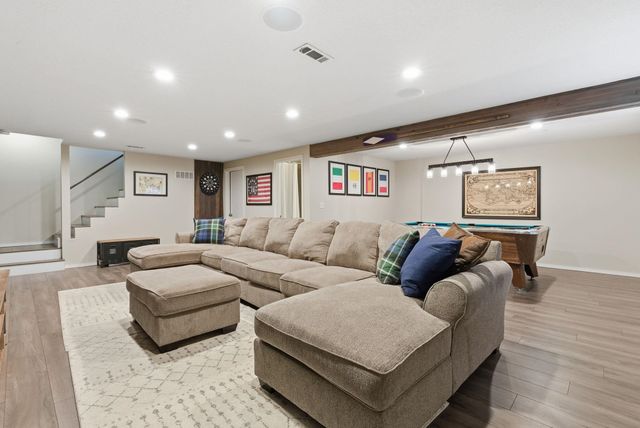 10022 W Yosemite Ct, Wichita, KS 67215