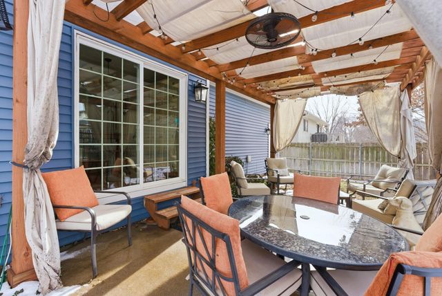 10022 W Yosemite Ct, Wichita, KS 67215