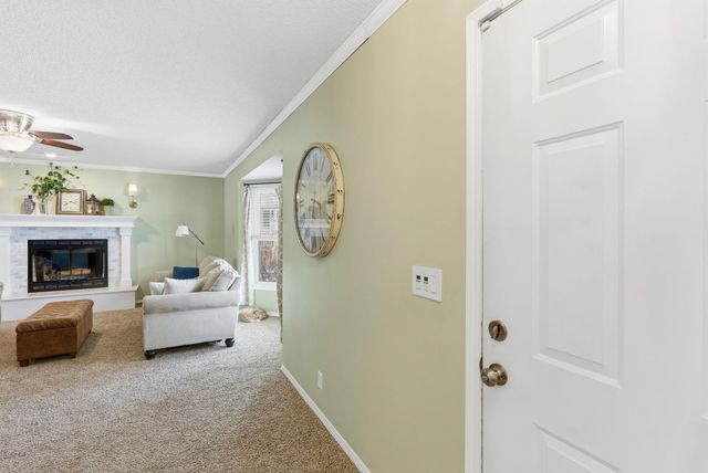 10022 W Yosemite Ct, Wichita, KS 67215