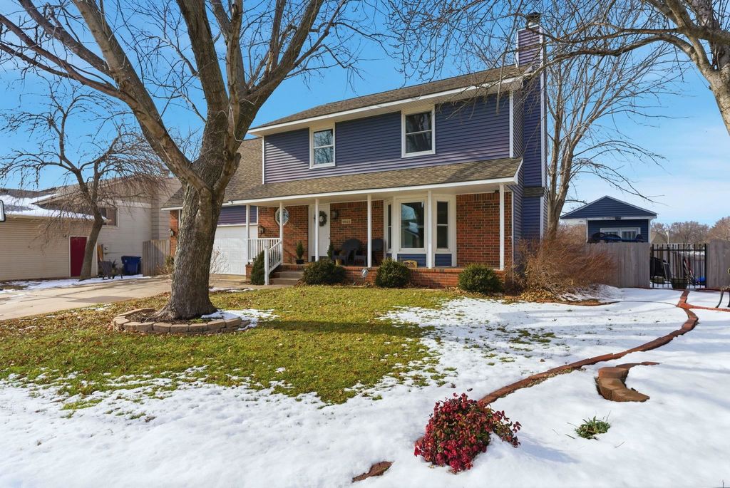 10022 W Yosemite Ct, Wichita, KS 67215