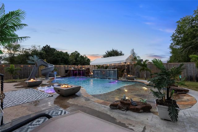 1259 County Road 147, Alvin, TX 77511