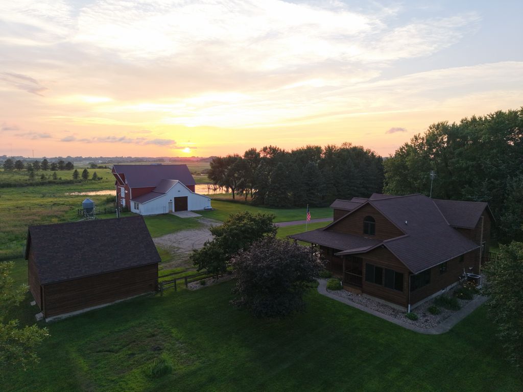 49547 440th Street, Windom, MN 56101