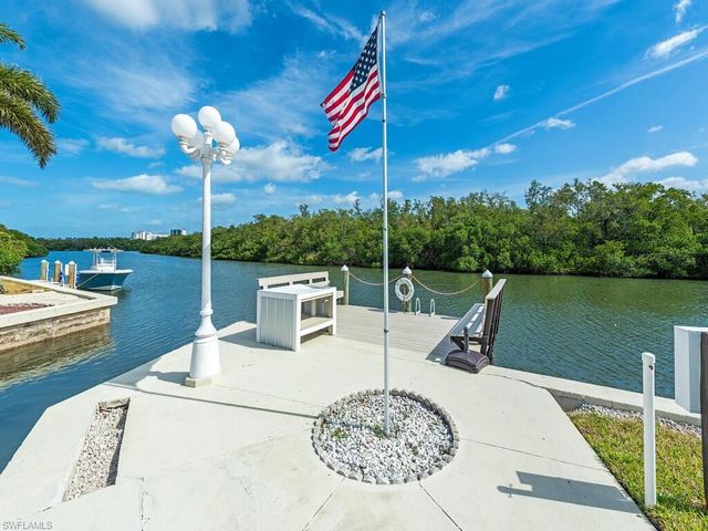 777 Walkerbilt RD # 17, Naples, FL 34110