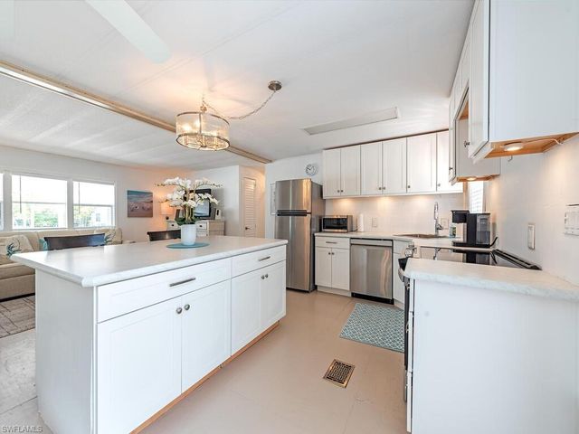 777 Walkerbilt RD # 17, Naples, FL 34110