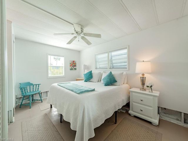 777 Walkerbilt RD # 17, Naples, FL 34110