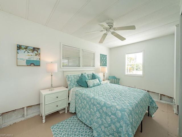 777 Walkerbilt RD # 17, Naples, FL 34110