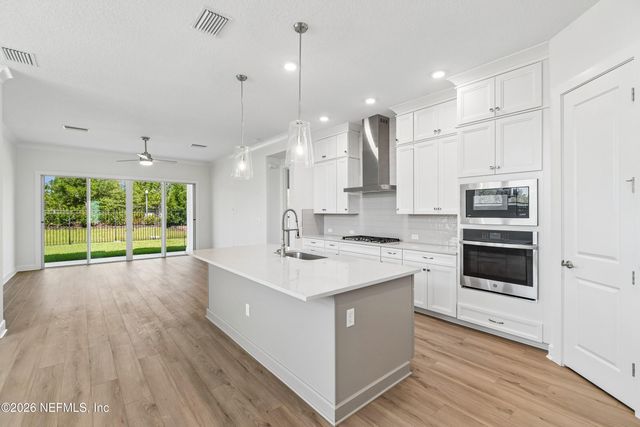 12157 MARIPOSA Avenue, Jacksonville, FL 32256