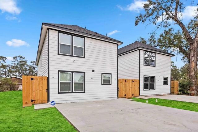 7811 Laura Koppe Road A, Houston, TX 77028