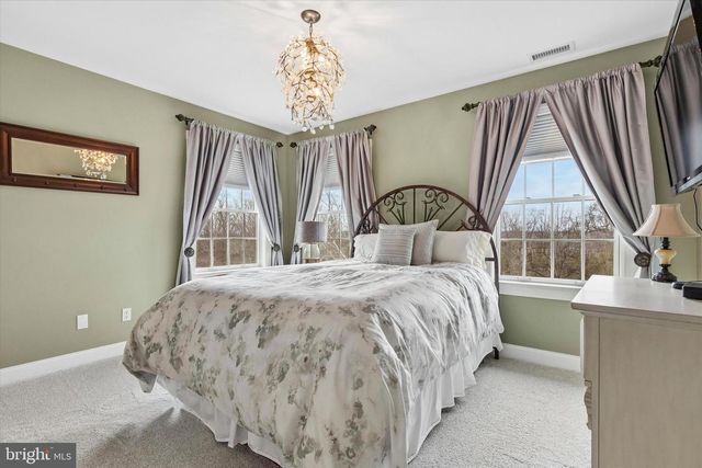 414 FALLOWFIELD LN, Harleysville, PA 19438