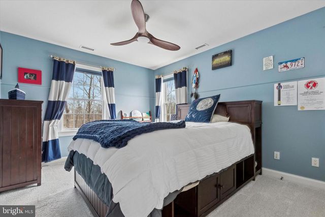 414 FALLOWFIELD LN, Harleysville, PA 19438