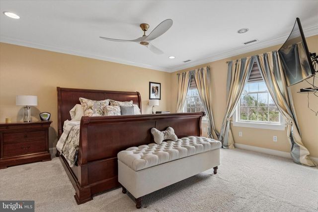 414 FALLOWFIELD LN, Harleysville, PA 19438