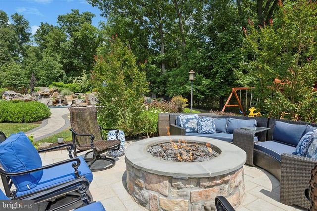 414 FALLOWFIELD LN, Harleysville, PA 19438