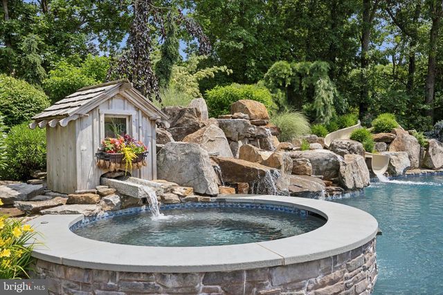 414 FALLOWFIELD LN, Harleysville, PA 19438