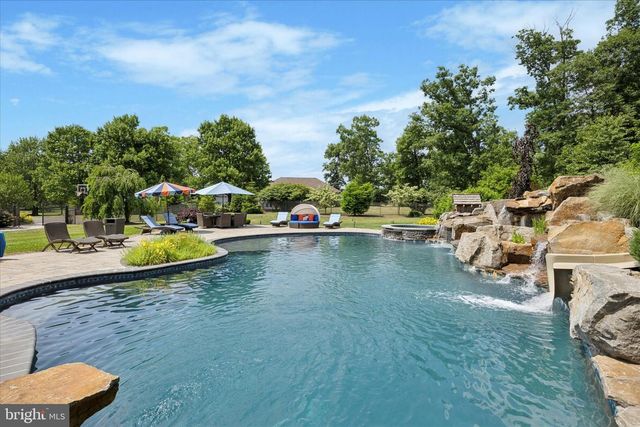 414 FALLOWFIELD LN, Harleysville, PA 19438