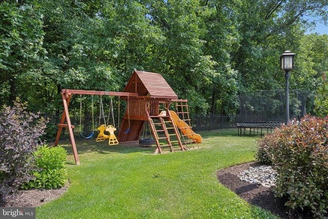 414 FALLOWFIELD LN, Harleysville, PA 19438