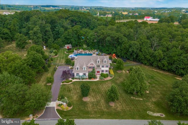 414 FALLOWFIELD LN, Harleysville, PA 19438