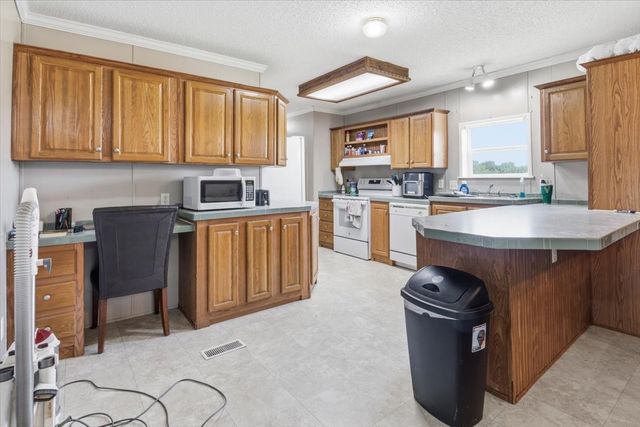 1195 Forest Home Road, Montezuma, IA 50171