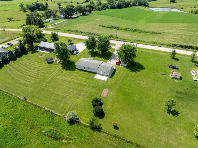1195 Forest Home Road, Montezuma, IA 50171