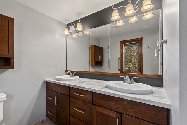 910 PINE RIDGE DRIVE, Green Bay, WI 54311