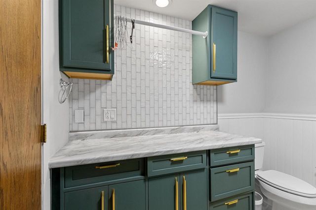 910 PINE RIDGE DRIVE, Green Bay, WI 54311