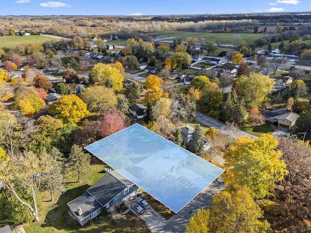 910 PINE RIDGE DRIVE, Green Bay, WI 54311