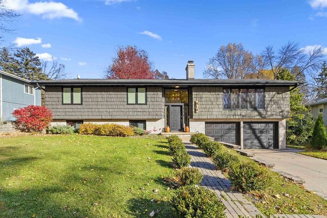 910 PINE RIDGE DRIVE, Green Bay, WI 54311