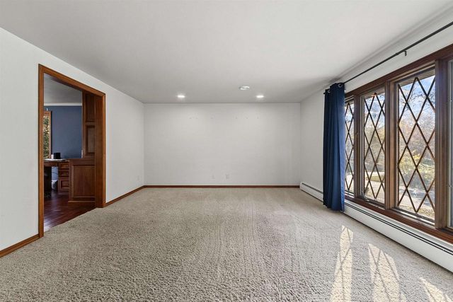 910 PINE RIDGE DRIVE, Green Bay, WI 54311