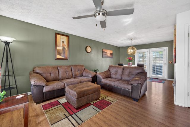 104 Ezell Ct, Portland, TN 37148