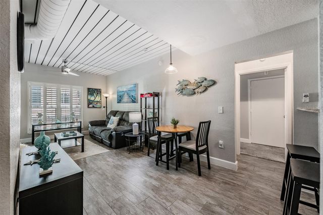 2410 W AZEELE STREET 220, Tampa, FL 33609