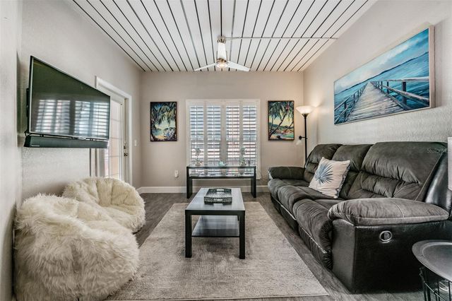 2410 W AZEELE STREET 220, Tampa, FL 33609