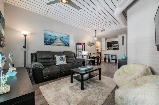 2410 W AZEELE STREET 220, Tampa, FL 33609