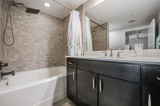 2410 W AZEELE STREET 220, Tampa, FL 33609