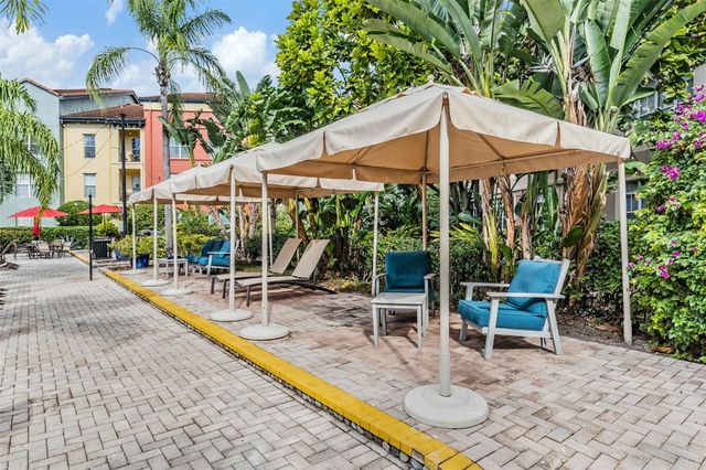 2410 W AZEELE STREET 220, Tampa, FL 33609