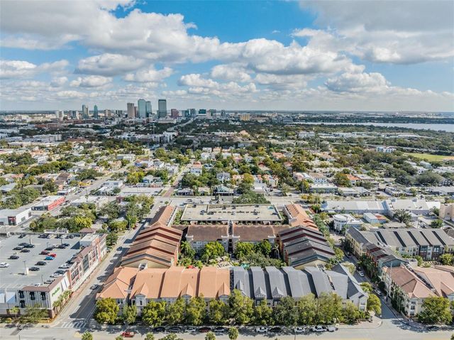 2410 W AZEELE STREET 220, Tampa, FL 33609