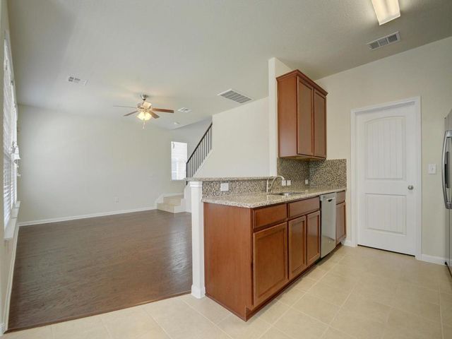 2015 Barker House CV, Round Rock, TX 78664