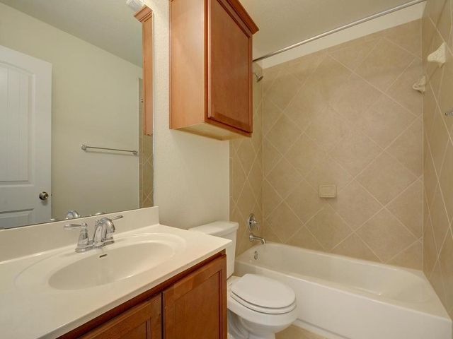 2015 Barker House CV, Round Rock, TX 78664
