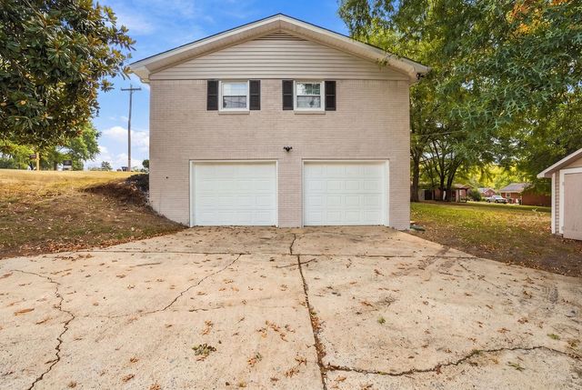 1308 Bagley Dr, Fayetteville, TN 37334