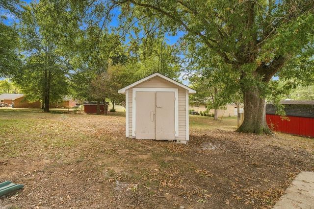 1308 Bagley Dr, Fayetteville, TN 37334