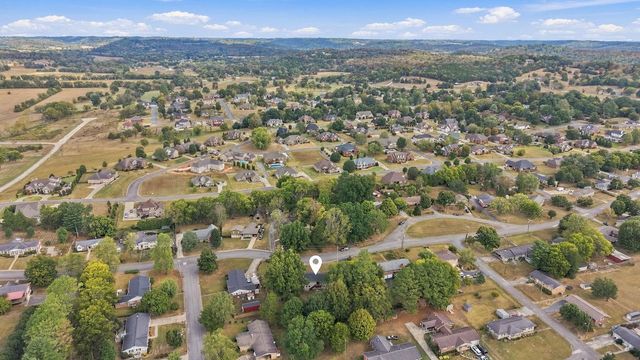 1308 Bagley Dr, Fayetteville, TN 37334