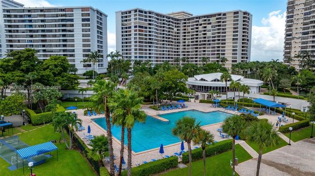 2500 Parkview Dr 517, Hallandale Beach, FL 33009