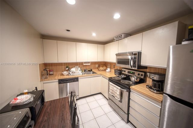 2500 Parkview Dr 517, Hallandale Beach, FL 33009
