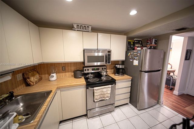 2500 Parkview Dr 517, Hallandale Beach, FL 33009